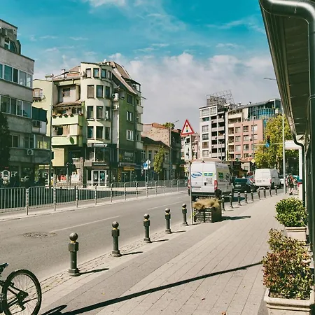 Cityscape Luxury Apartment