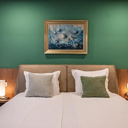 Cityscape Luxury Apartment *