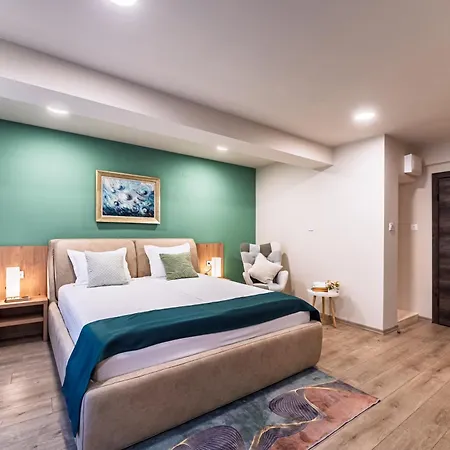 Cityscape Luxury Apartment *